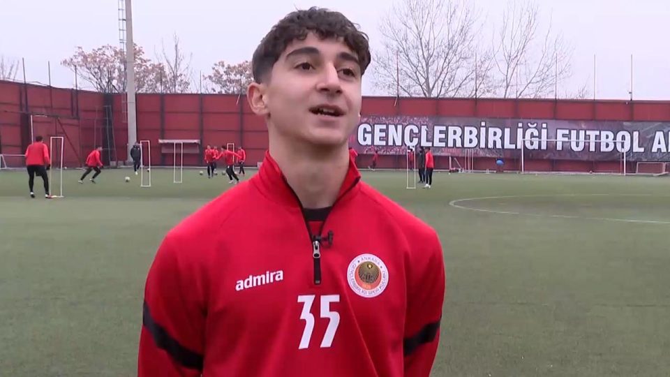 14 yaşındaki futbolcusu Can Bartu “Sinyor Can Bartu”nun izinde
