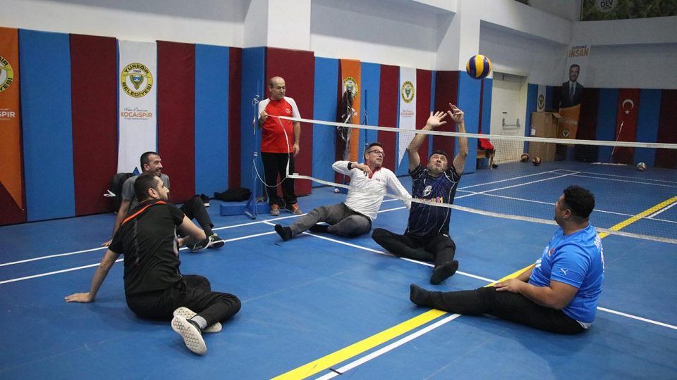 Adana Ayyıldız Engelliler Spor Kulübü Paravolley Takımı’nın hedefi zirve