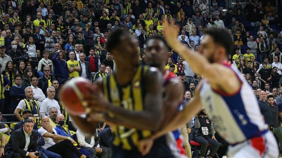 Anadolu Efes ve Fenerbahçe Beko Avrupa Ligi seyirci ortalamasında ilk 5’te