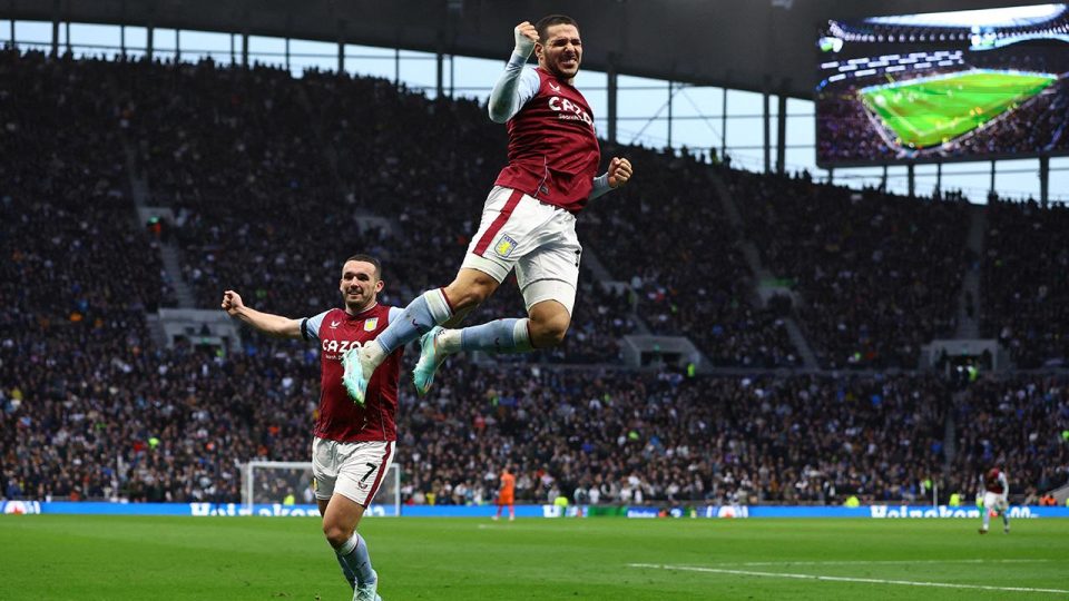 Aston Villa Tottenham deplasmanında kazandı