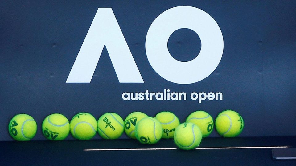 Avustralya Açık’ta Tsitsipas ve Medvedev 3. tura yükseldi