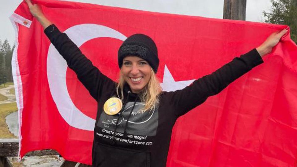 Deniz Kayadelen’den altın madalya