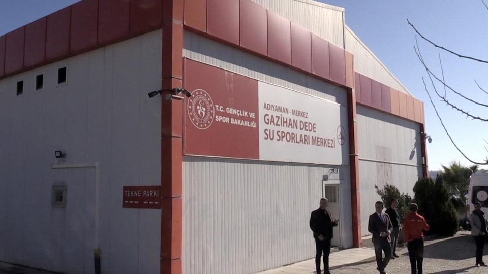 Gazihan Dede Su Sporları Merkezi kürek sporcularının beğenisini topluyor