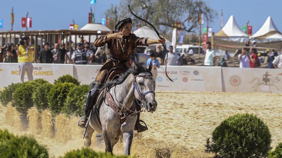 Geleneksel atlı sporlarda amaç gençleri ata sporlarıyla buluşturmak