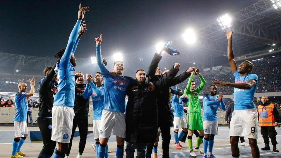Napoli İtalya’da şampiyonluğa ilerliyor