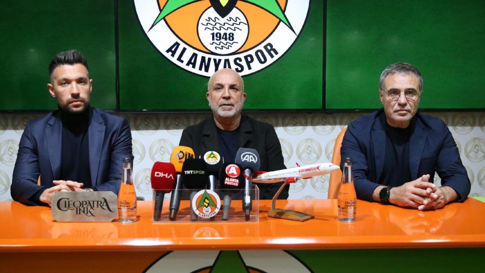 Alanyaspor’da göreve Ersun Yanal getirildi