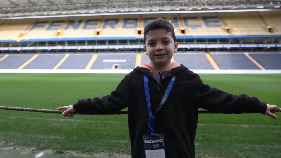 Fenerbahçe enkazdan kurtarılan Kuzey Koşar’ı ağırladı