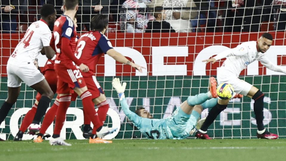 Fenerbahçe’nin Avrupa’daki rakibi Sevilla evinde yenildi