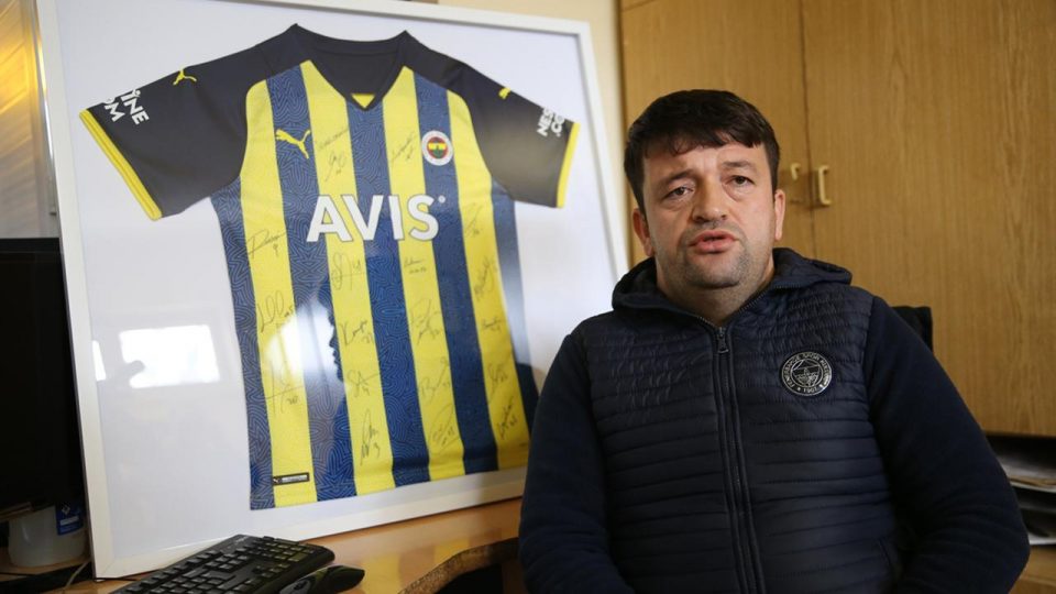 Konyalı gazi imzalı Fenerbahçe formasını depremzedeler için açık artırmaya çıkardı