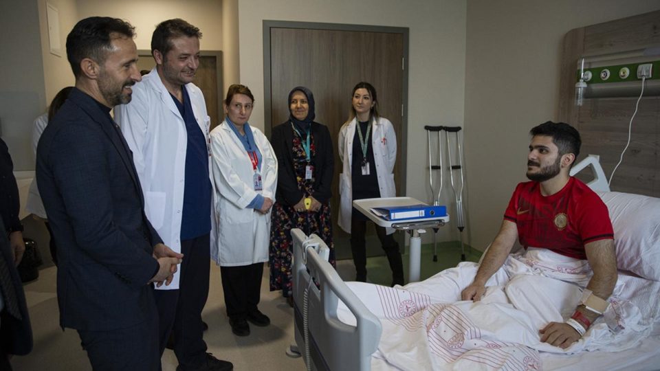 Osman Çakmak’tan depremzedelere moral ziyareti