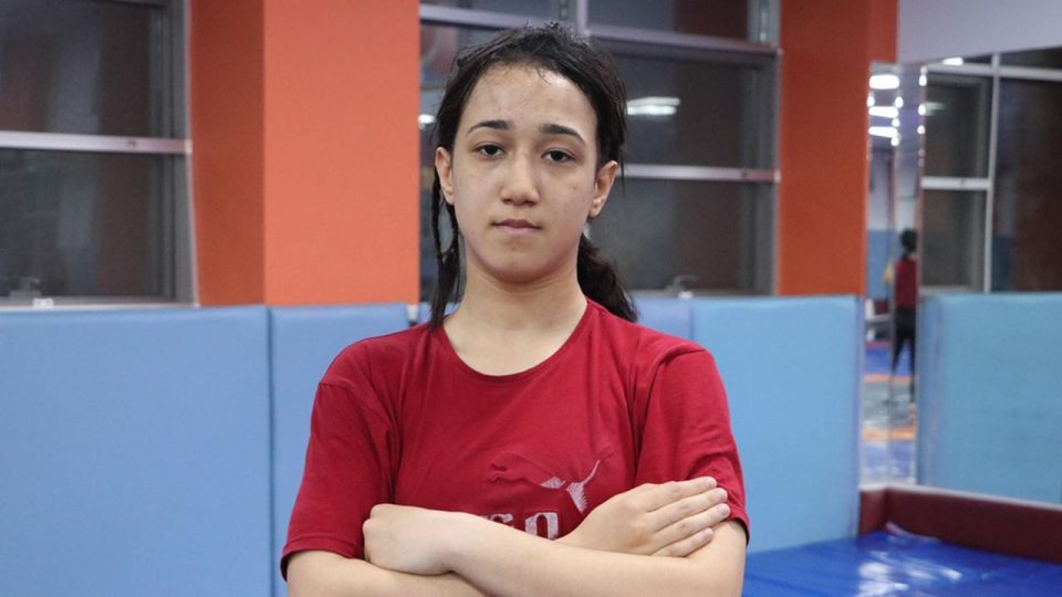 Depremzede güreşçinin hedefi milli takım