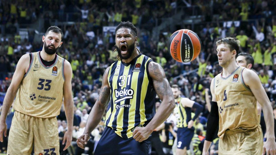 Fenerbahçe Beko Barcelona’yı devirdi
