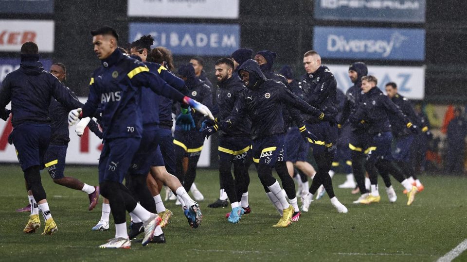Fenerbahçe’de kamp kadrosu belli oldu