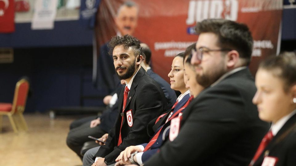 Judo hakemi “asrın felaketi”nde kaybettiği babasının izinden gitmek istiyor