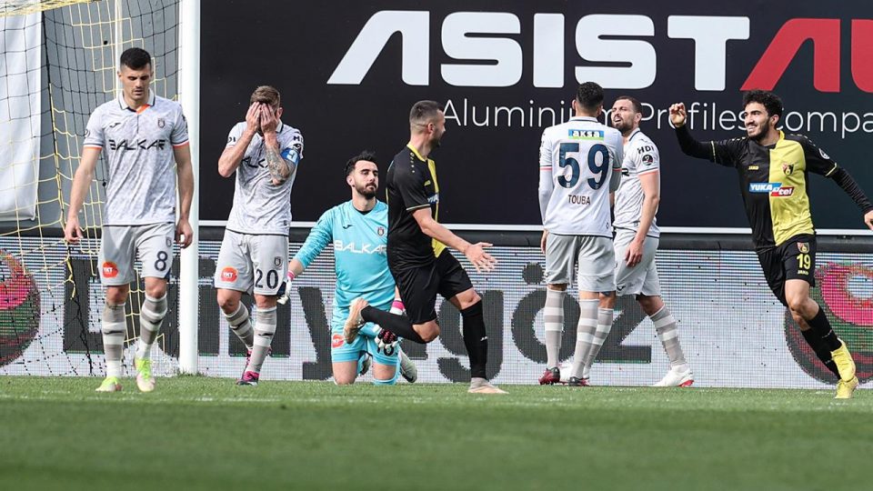 Başakşehir kötü gidişi durduramadı