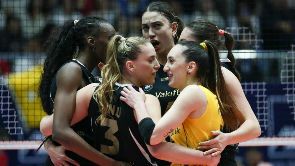 VakıfBank Kadınlar Kupa Voley’de şampiyon oldu