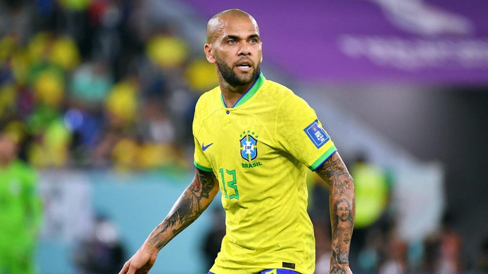 Cinsel saldırıyla suçlanan Dani Alves’in tutukluluğu devam edecek
