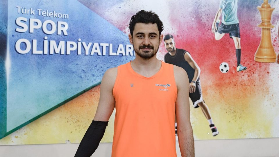 Anadolu Efes Erkan Yılmaz’ı renklerine bağladı