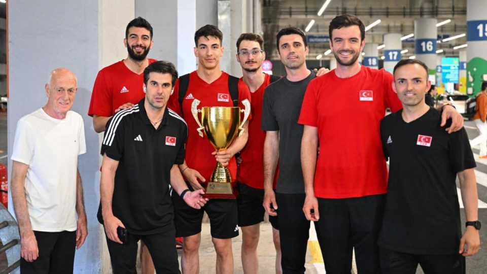Avrupa Altın Ligi şampiyonu A Milli Erkek Voleybol Takımı yurda döndü