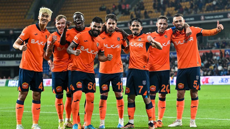 Başakşehir üç puanı üç golle aldı