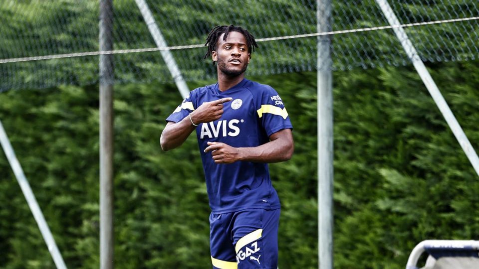 Michy Batshuayi Fenerbahçe’de kalmak istiyor