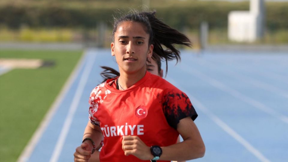 Milli atlet Derya Kunur Çin’de de rekor kırmak istiyor
