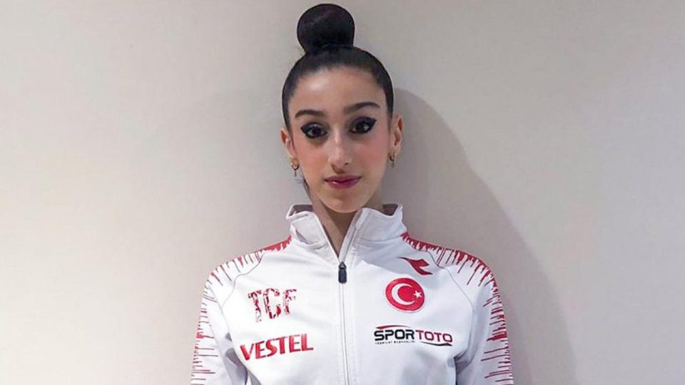 Milli cimnastikçi Hatice Gökçe Emir bronz madalya kazandı
