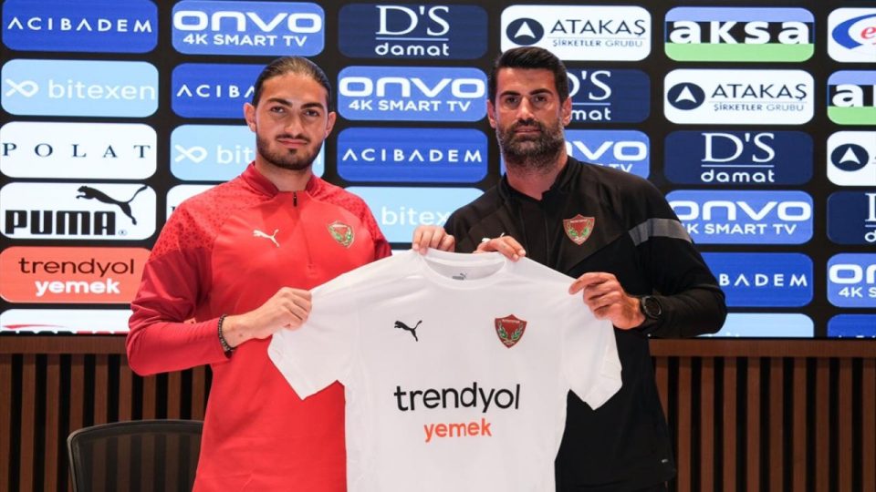 Hatayspor kaleci Arel Ekinci ile profesyonel sözleşme imzaladı