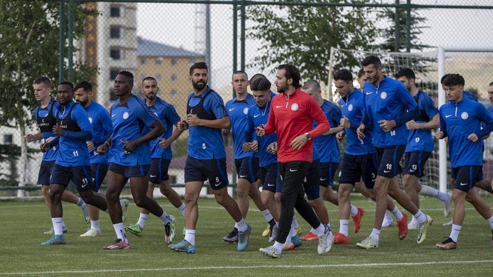 Rizespor transferleriyle Süper Lig’de mücadeleci olmaya hazırlanıyor