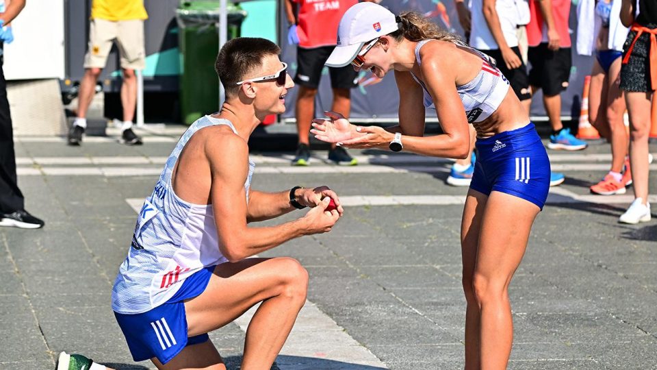 Dünya Atletizm Şampiyonası’nda evlilik teklifi sürprizi