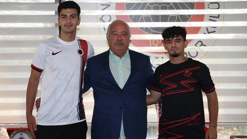 Gençlerbirliği Yiğit Efe Demir ve Melih Bostan’ı transfer etti