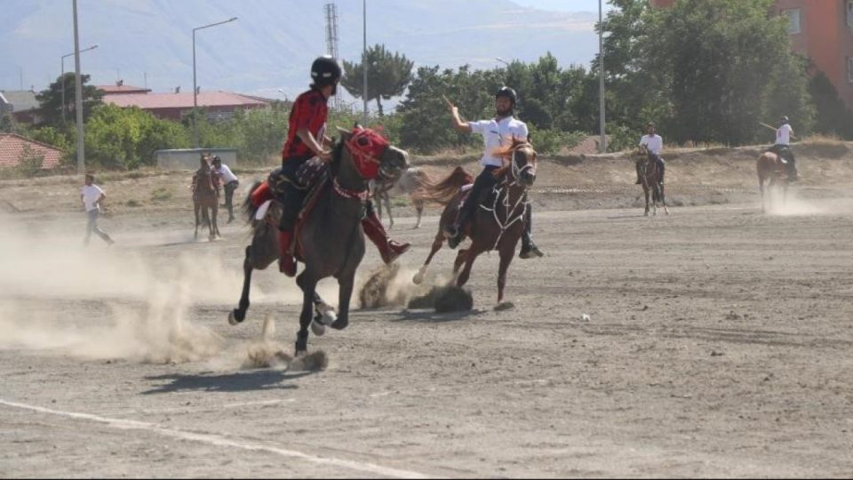 Ata sporu cirit Erzincan’da yaşatılıyor
