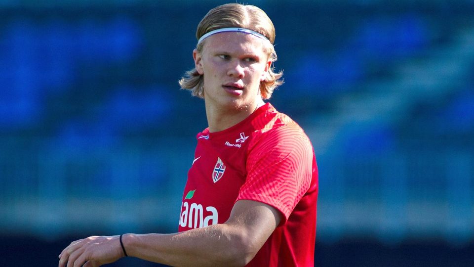 Erling Haaland Norveç Milli Takımı ile 26 maçta 25 gole ulaştı