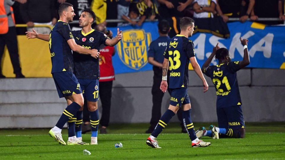Fenerbahçe tek golle geçti