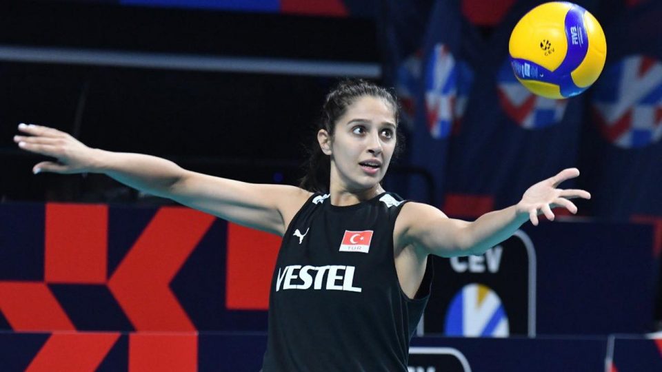 Milli voleybolcu Derya Cebecioğlu Japonya’ya transfer oldu