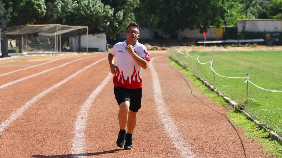 Özel sporcular Dilara ile Emirhan Avrupa’da yeni rekor peşindeler