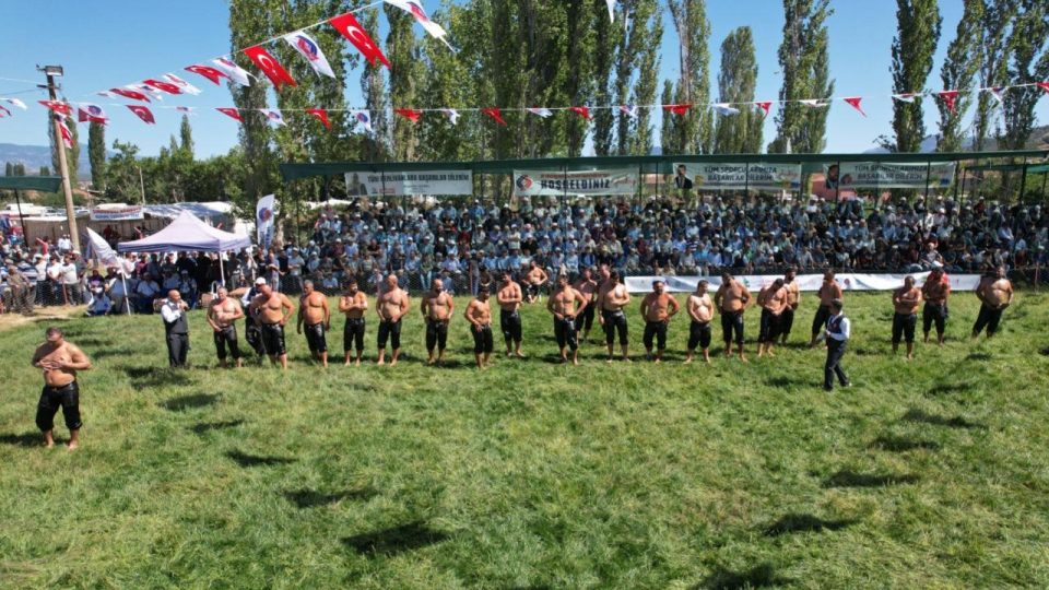 Sındırgı’da başpehlivan Hasan Cengiz oldu