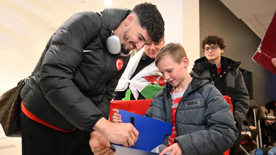 A Milli Futbol Takımı Galler’e geldi