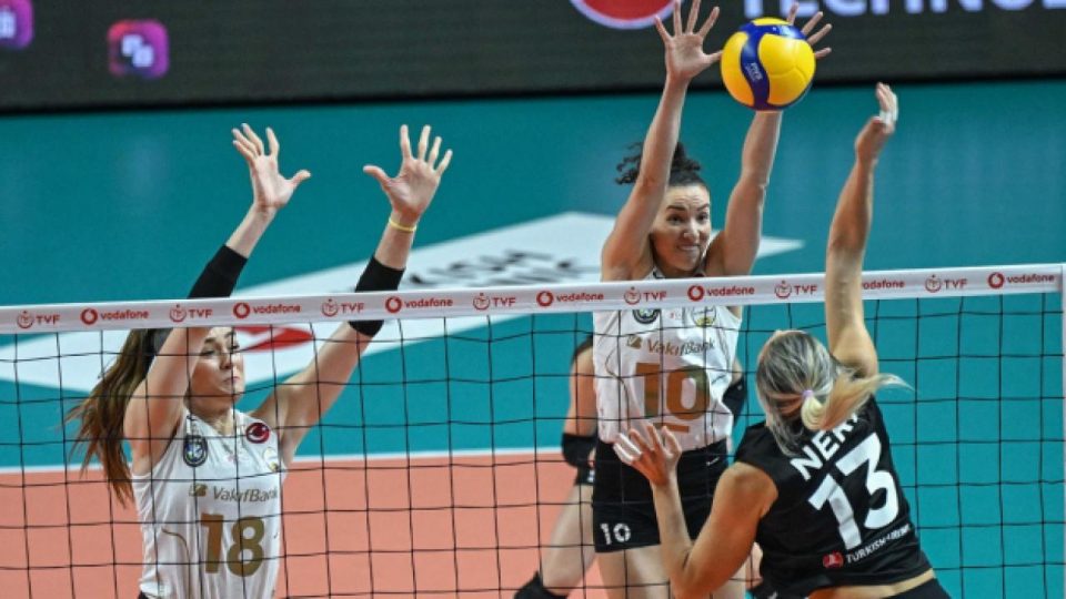 VakıfBank THY deplasmanında galip