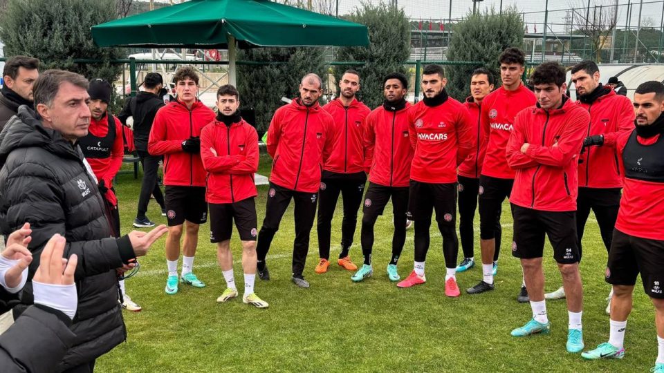 Şota Arveladze Fatih Karagümrük’le ilk antrenmanına çıktı